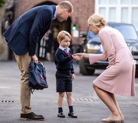 Príncipe George indo para a escola (Foto: Reprodução Instagram)