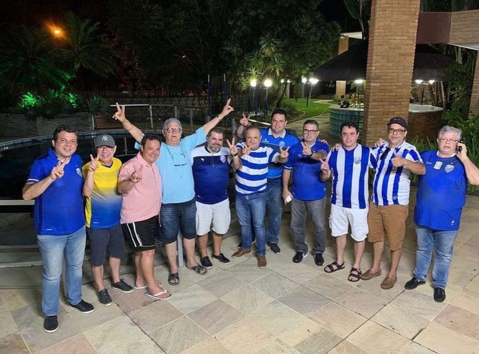 Conselheiros do CSA se reúnem para discutir sucessão no CSA — Foto: Marcelo Brabo/Reprodução Instagram