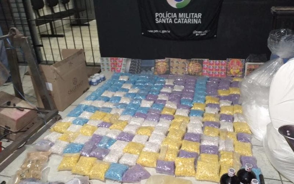 Drogas estavam em um sítio em Imaruí, no Sul catarinense — Foto: PM/Divulgação