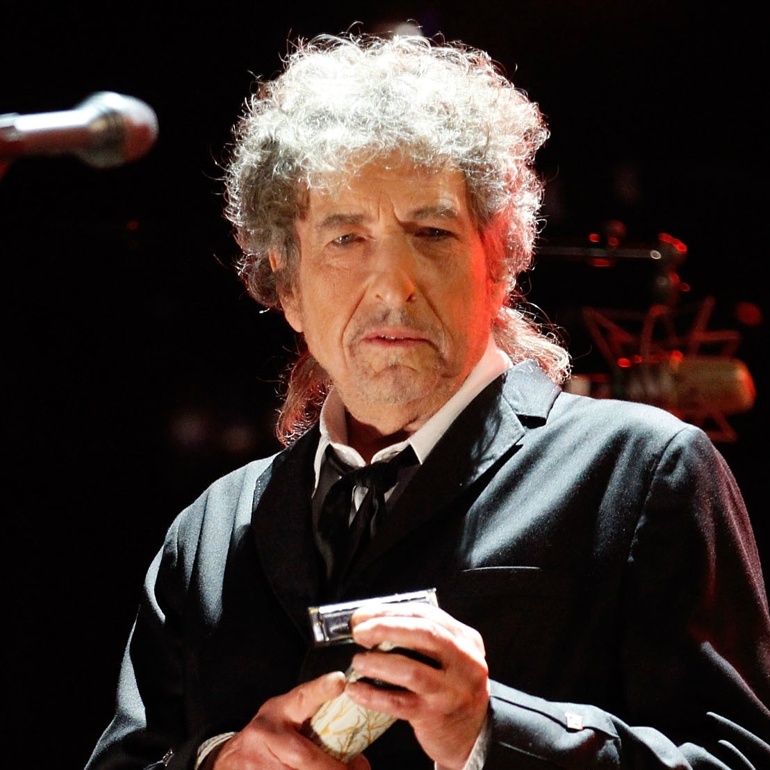 A lenda viva do folk rock Bob Dylan também ataca de pintor. Expôs telas algumas vezes ao longo das últimas duas décadas, porém se destaca mais pelas esculturas que fez com ferro. (Foto: Getty Images)