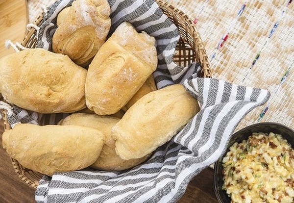 Pao Frances Aprenda A Fazer Em Casa E Veja Receitas Faceis Receitas Receitas Ele recortou o miolo do pão de forma, deixou só a borda. pao frances caseiro