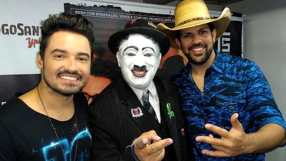 Fernando e Sorocaba também já comprou flores de vendedor — Foto: Arquivo pessoal