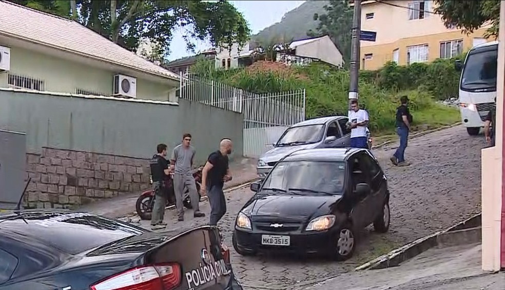 Operação contra o tráfico de drogas em Florianópolis (Foto: Reprodução/ NSC TV)
