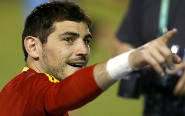 Casillas treino Espanha (Foto: EFE)