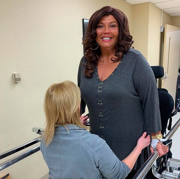 Estrela De Reality Mostra Cicatriz Nas Costas E Critica Medicos Que Erraram Diagnostico De Cancer Monet Celebridades