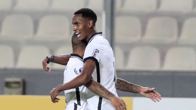 Cauê fez o segundo gol como profissional pelo Corinthians