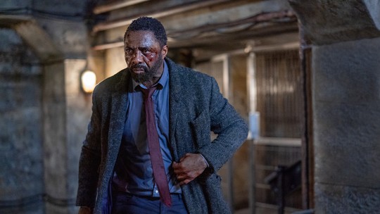 Idris Elba leva 'Luther' das séries para os filmes: 'Não havíamos esgotado o personagem, mas o formato'