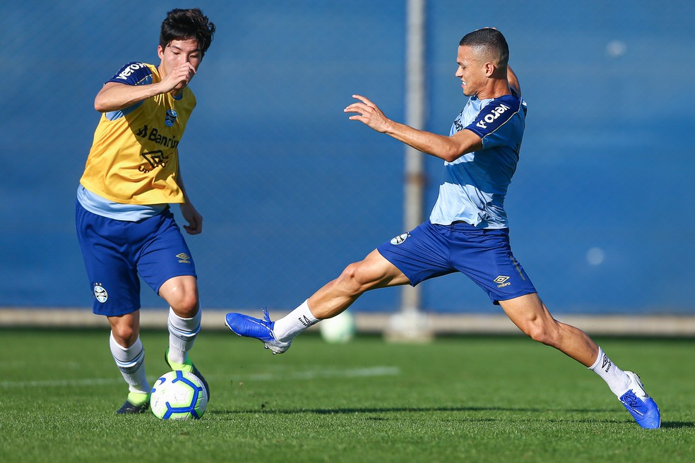 Kazu pode ficar mais um ano no Grêmio — Foto: Lucas Uebel/Grêmio