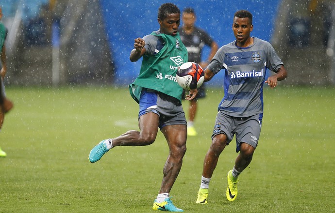 Bolaños ouve cobrança de Renato e promete ano diferente no Grêmio
