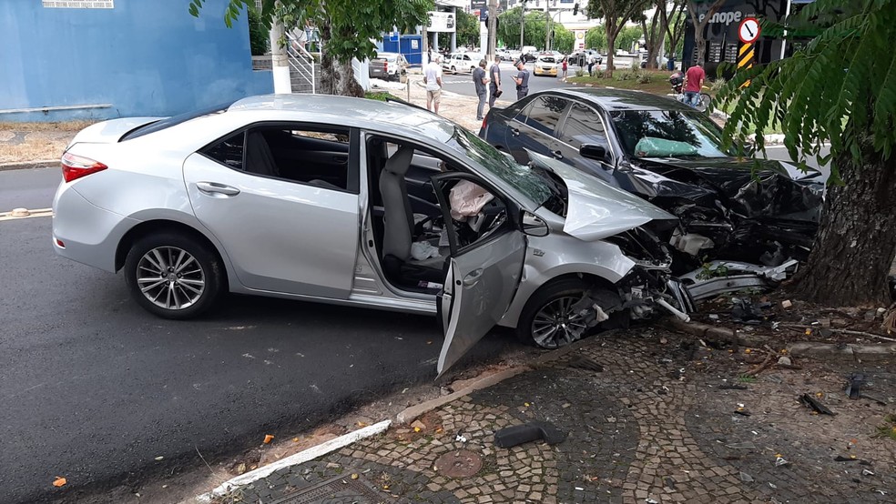 Idosa morreu após ser atingida por um carro na Rua Mogi Guaçu, em Campinas — Foto: Bianca Rosa / EPTV
