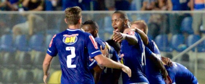 Após 14 meses, Dedé retorna e tranquiliza: Joelho respondeu bem