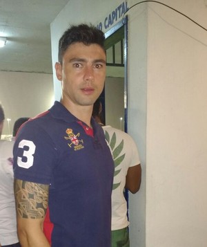 Pedro Oldoni é apresentado no Ita, vê equipe ser eliminada e má pontaria