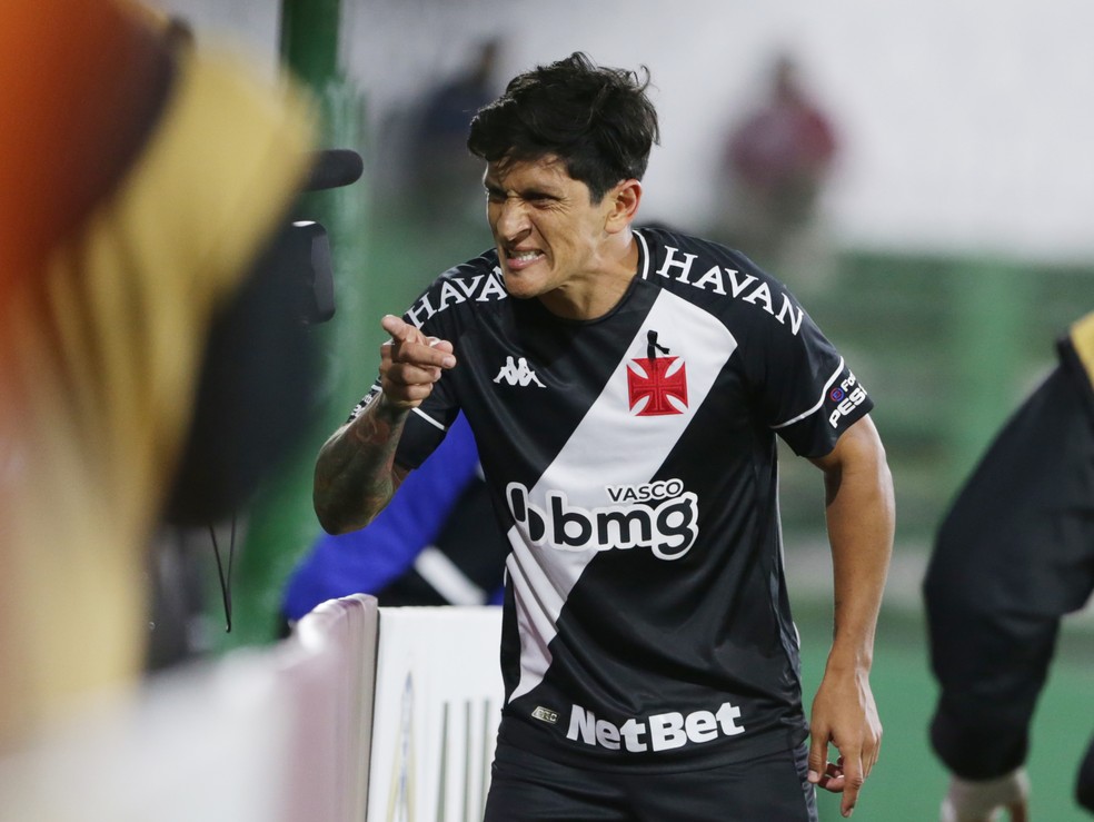 Cano, do Vasco, comemora gol contra o Defensa y Justicia — Foto: REUTERS/Daniel Jayo