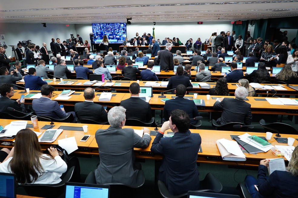 Comissão especial da Previdência durante sessão desta quarta-feira (3/7) — Foto: Pablo Valadares/Câmara dos Deputados
