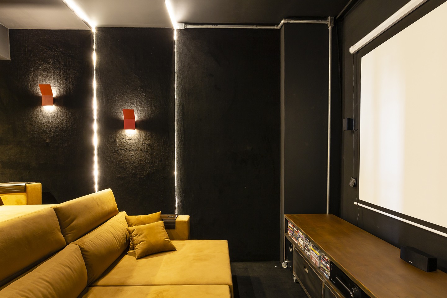Novo apartamento de Caio Castro em São Paulo tem até cinema (Foto: Ricardo Bassetti: www.ricardobas)