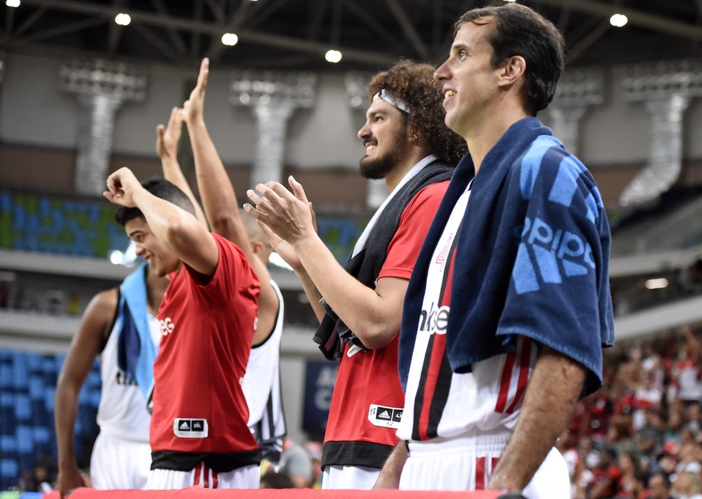 Anderson Varejão NBB Flamengo Estreia Campo Mourão Arena (Foto: André Durão)