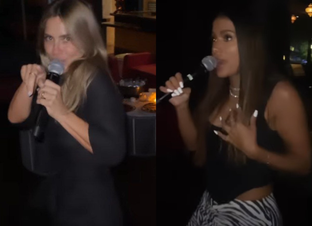 Carolina Dieckmann e Anitta curtem karaoke com amigos (Foto: Reprodução/Instagram)
