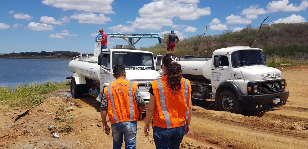 Pipeiros recebem parte do salário atrasado e retomam abastecimento no Ceará até o fim do ano — Foto: Divulgação/Codecom-CG