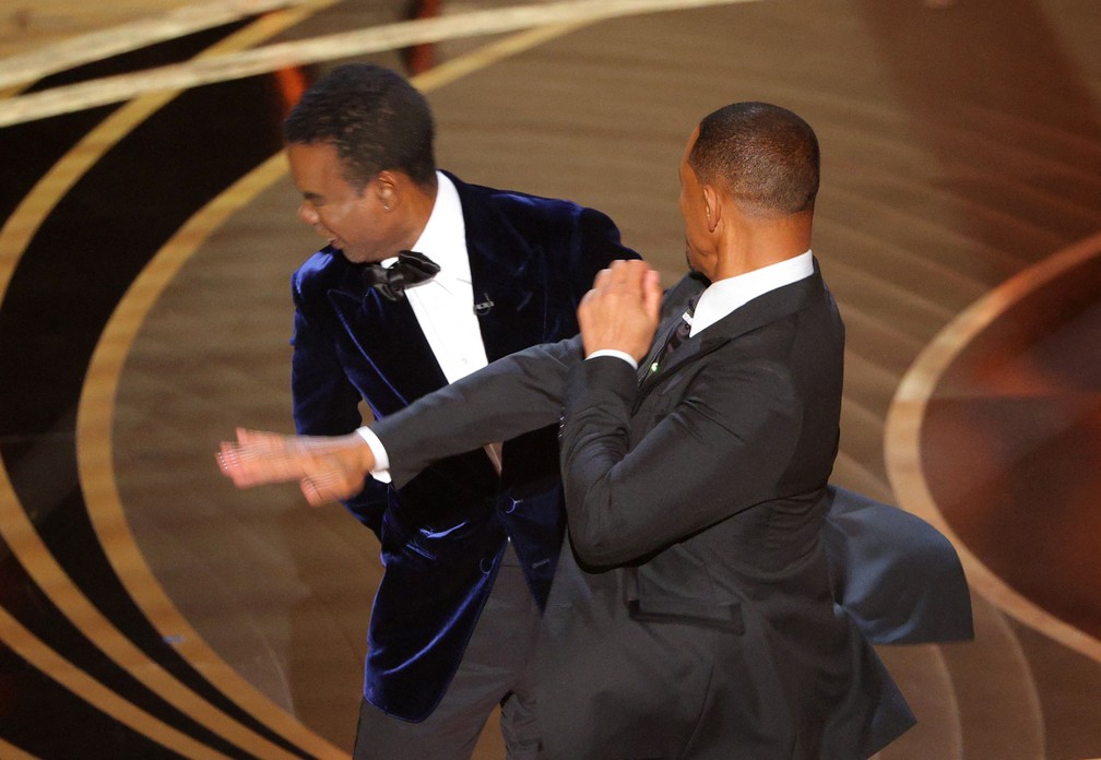 Will Smith bate em Chris Rock no Oscar 2022 — Foto: Brian Snyder/Reuters