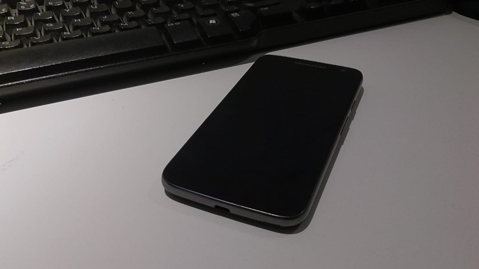 Fotos com cenas de estupro foram encontradas no celular do suspeito (Foto: G1 Santos)