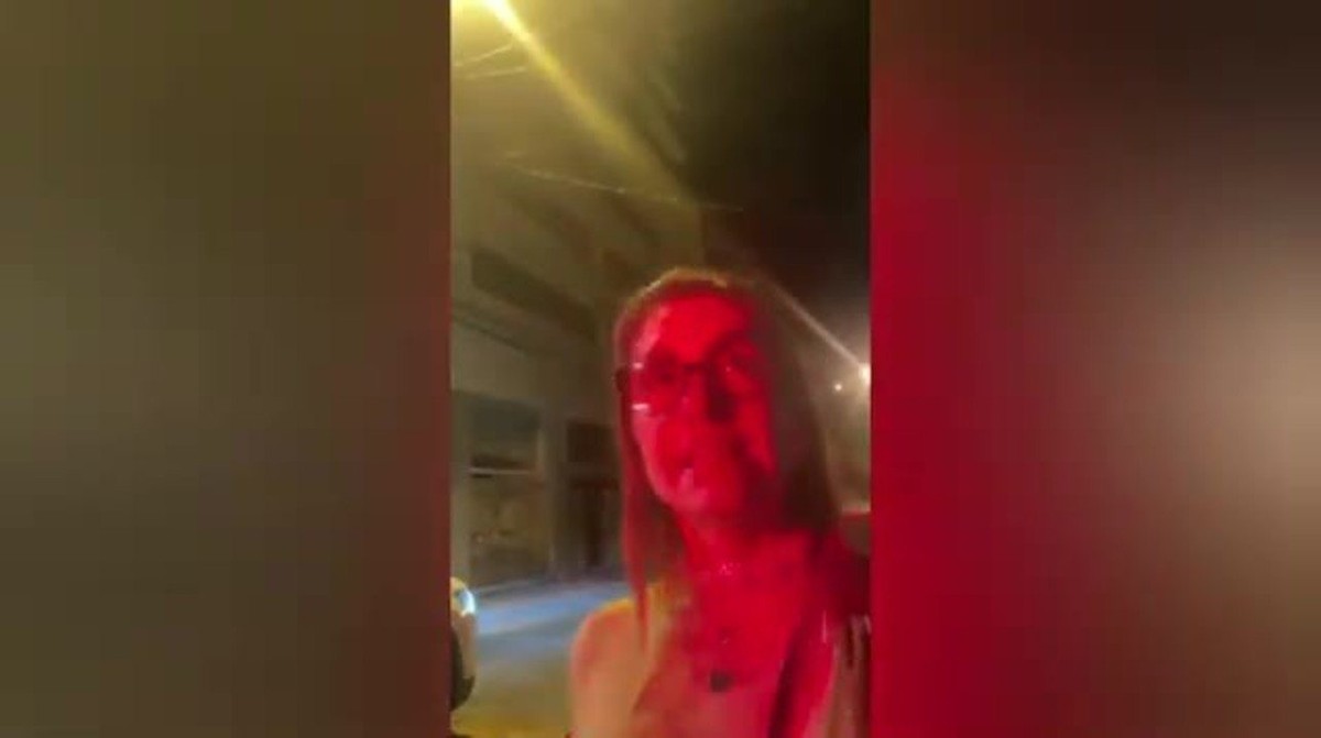 VÍDEO: 'Sou filha de juíza', diz mulher ao ameaçar policiais para conseguir vaga de estacionamento em MG