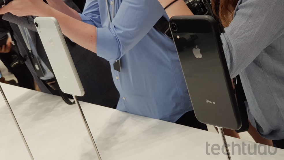 iPhone XR tem preços a partir de R$ 5.499 no Brasil — Foto: Thássius Veloso/TechTudo