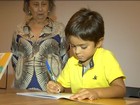 Menino de 5 anos lança livro para arrecadar dinheiro e consertar tablet