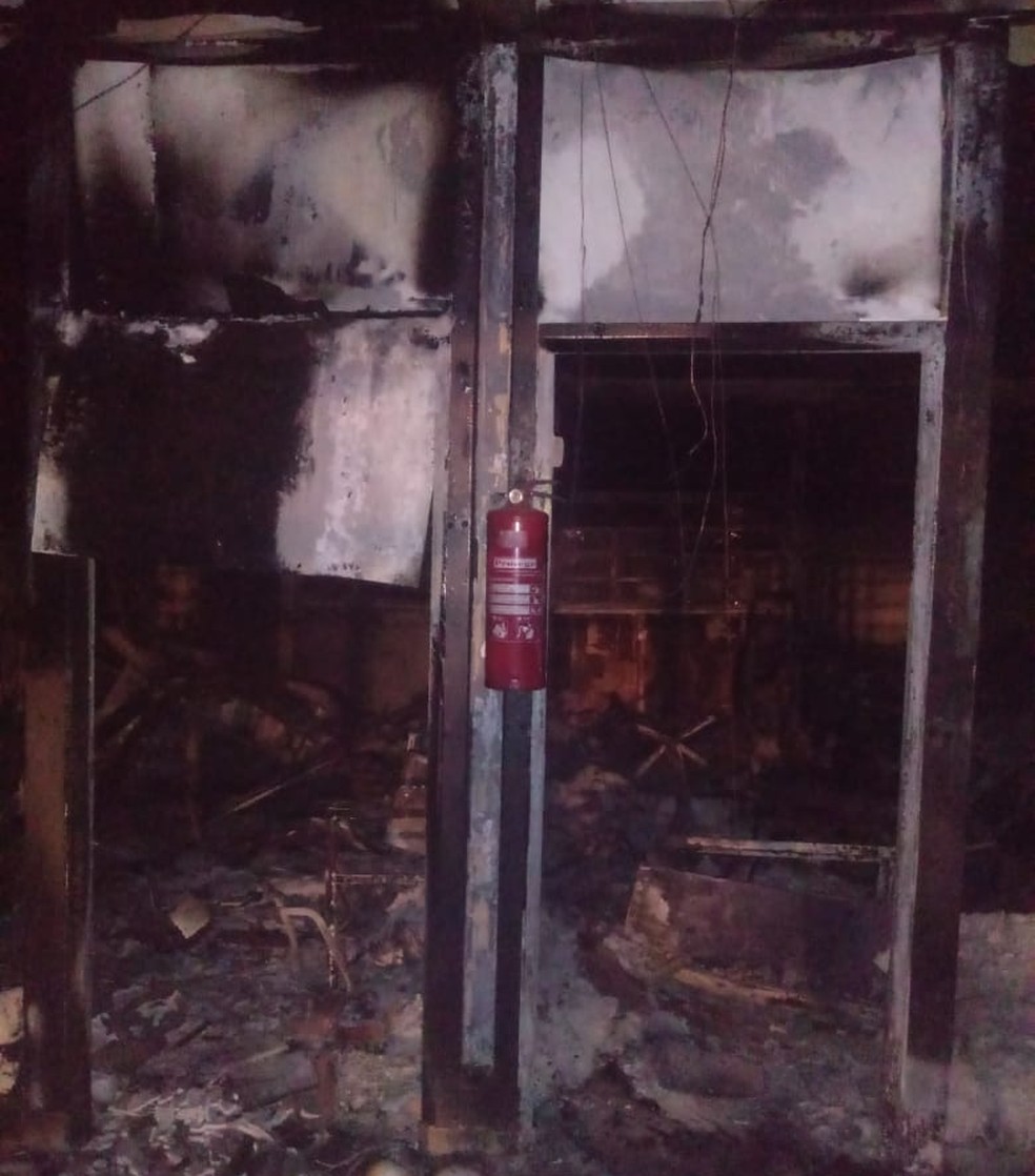 Incêndio em escola em Branquinha, Alagoas, destruiu algumas salas de aulas  — Foto: Corpo de Bombeiros/Divulgação