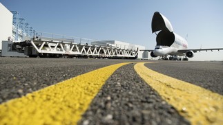 A aeronave é conhecida pelo seu formato exótico, que se assemelha a uma baleia beluga, também conhecida por baleia-branca. — Foto: Divulgação/ Airbus