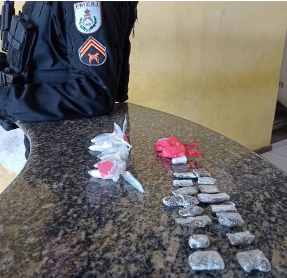 Drogas apreendidas pela Polícia Militar de Angra dos Reis — Foto: Reprodução/PMERJ