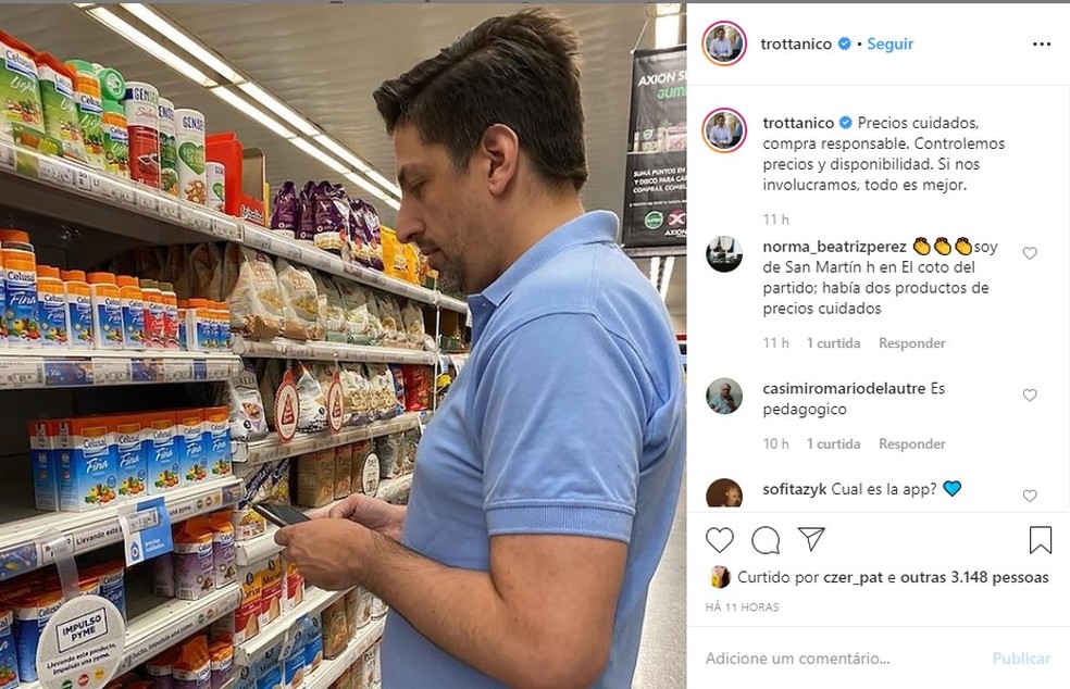 Em uma foto em rede social, Nicolás Trotta, ministro da Educação da Argentina, aparece fiscalizando programa de preços controlados em um supermercado, em 12 de janeiro de 2020 — Foto: Reprodução/Instagram