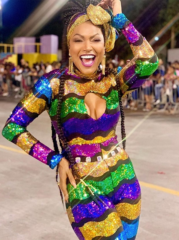 Simone Sampaio desfila no Carnaval de São Paulo há 25 anos (Foto: Reprodução/Instagram)