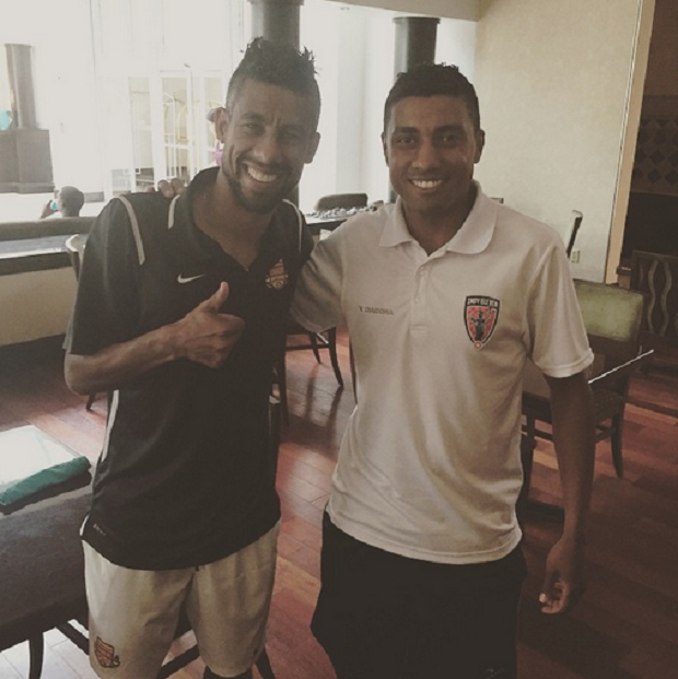 Léo Moura e Kleberson se encontram antes de duelo rubro-negro nos EUA