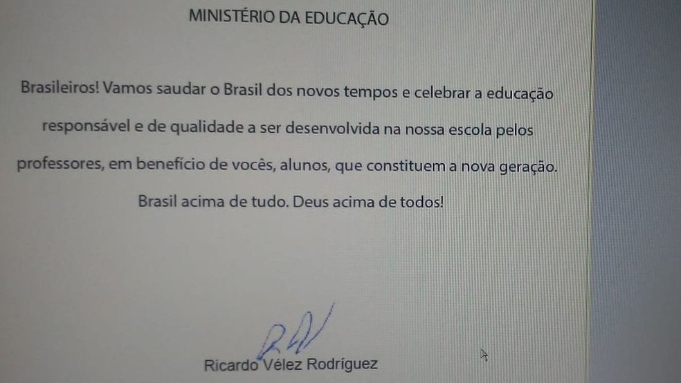 Em carta, ministro pede que alunos, professores e funcionários saúdem 'o Brasil dos novos tempos' — Foto: Reprodução