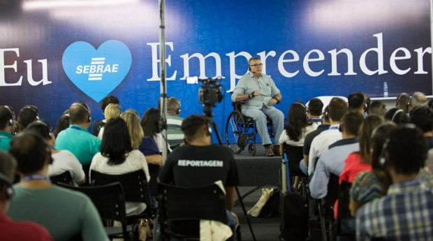Pedro Janot, ex-presidente da Azul, em palestra na Feira do Empreendedor SP (Foto: Divulgação/SebraeSP)