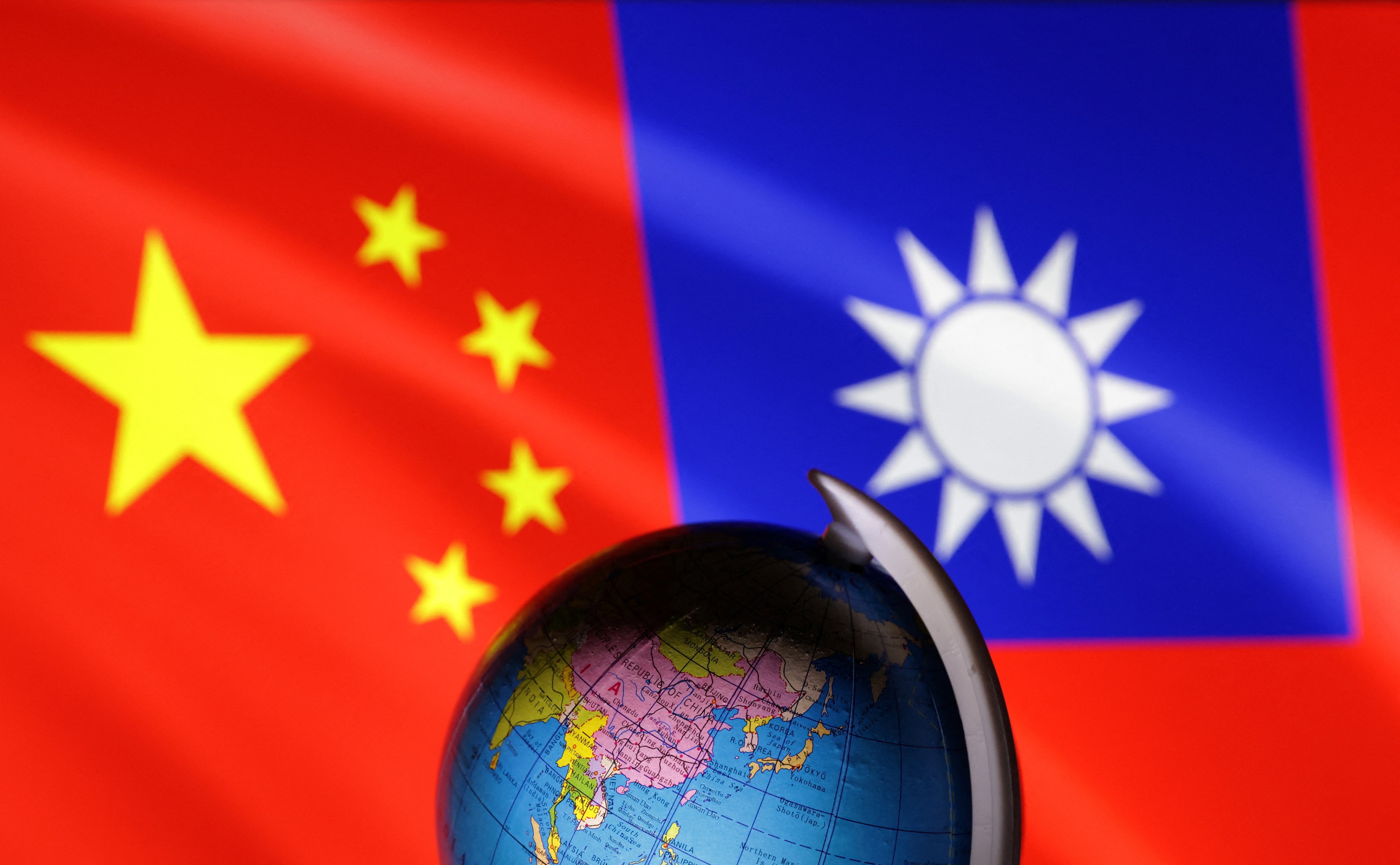Ilustração mostra bandeiras de China e Taiwan  (Foto: REUTERS/Dado Ruvic)