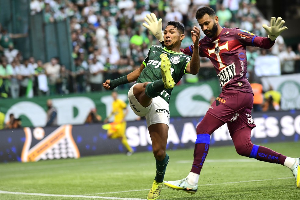 Desfalque: Rony passará por cirurgia e deve ficar fora por 45 dias no Palmeiras