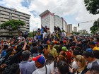 Opositores saem às ruas na Venezuela para cobrar trâmites de referendo