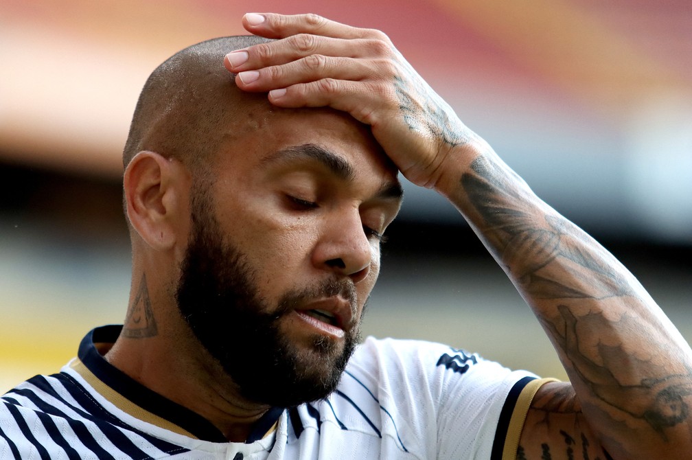 O jogador brasileiro Daniel Alves durante partida Torneio Apertura do Campeonato Mexicano no dia 4 de setembro de 2022 — Foto: Ulises Ruiz/AFP