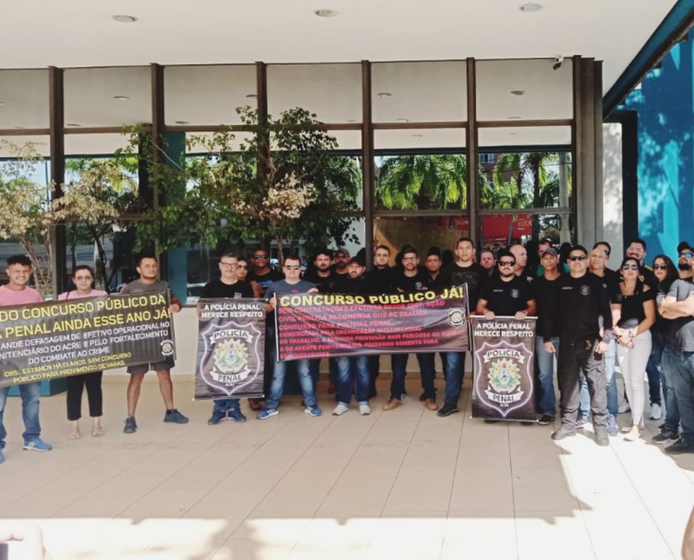 Policiais penais fazem ato contra PEC que propõe efetivação de servidores do ISE com incorporação à categoria no AC — Foto: Arquivo pessoal