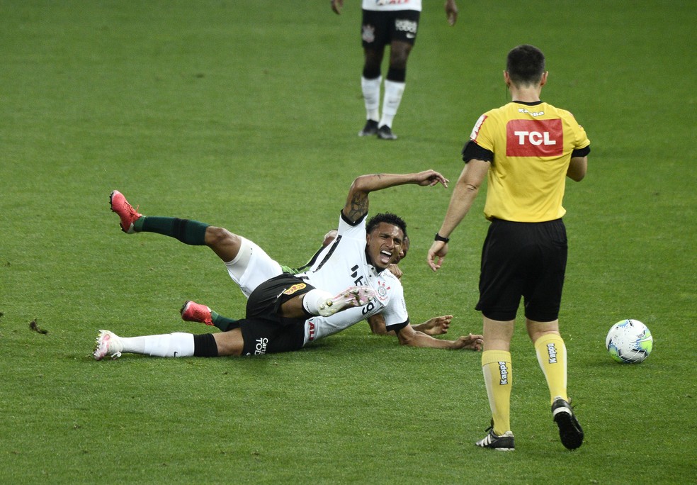 Casagrande dispara contra Corinthians após derrota na Copa do Brasil: 