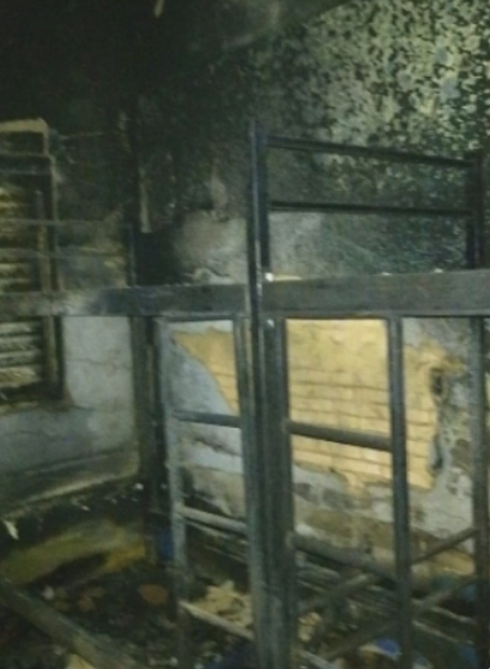 Inc&ecirc;ndio na Casa Abrigo de Jales &mdash; Foto: Reprodu&ccedil;&atilde;o/TV TEM