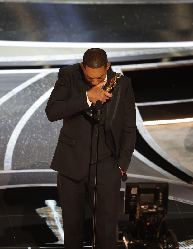 HOLLYWOOD, CA - March 27, 2022.  Will Smith accepts the award for Best Actor in a Leading Role for "King Richard" during the show  at the 94th Academy Awards at the Dolby Theatre at Ovation Hollywood on Sunday, March 27, 2022.  (Myung Chun / Los Angeles T (Foto: Los Angeles Times via Getty Imag)