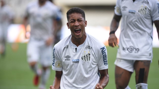 Bruno Marques comemora gol do Santos sobre o Botafogo