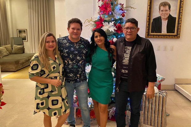 Ximbinha com a família no Natal (Foto: Reprodução/Instagram)