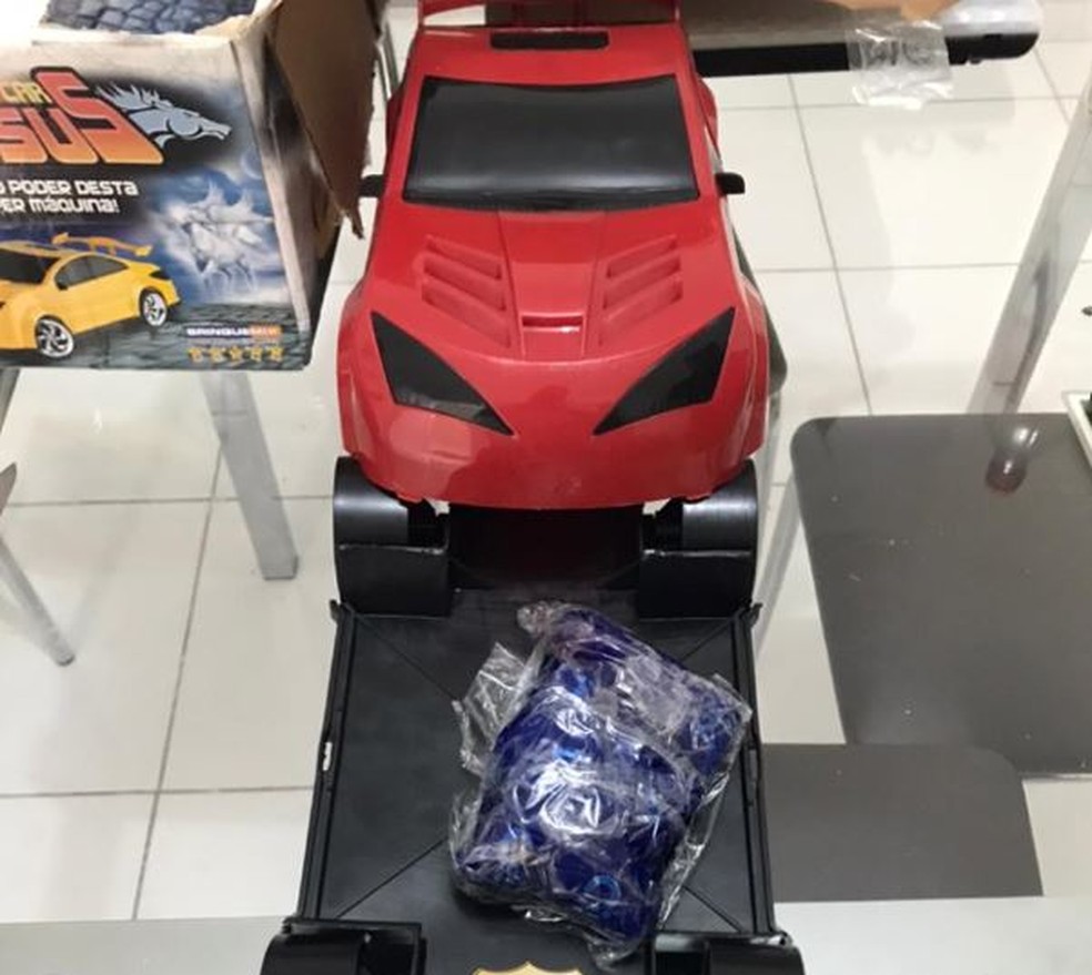 Pol&iacute;cia Federal apreende cerca de 500 comprimidos de ecstasy em carrinho de brinquedo no RN &mdash; Foto: Cedida