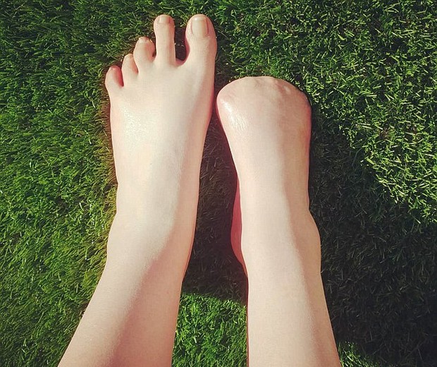 Os pés de Curthoys (Foto: Reprodução)