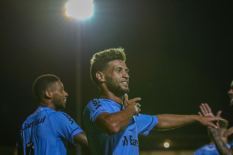 Juninho vive fase iluminada no Grêmio — Foto: Lucas Uebel/Grêmio