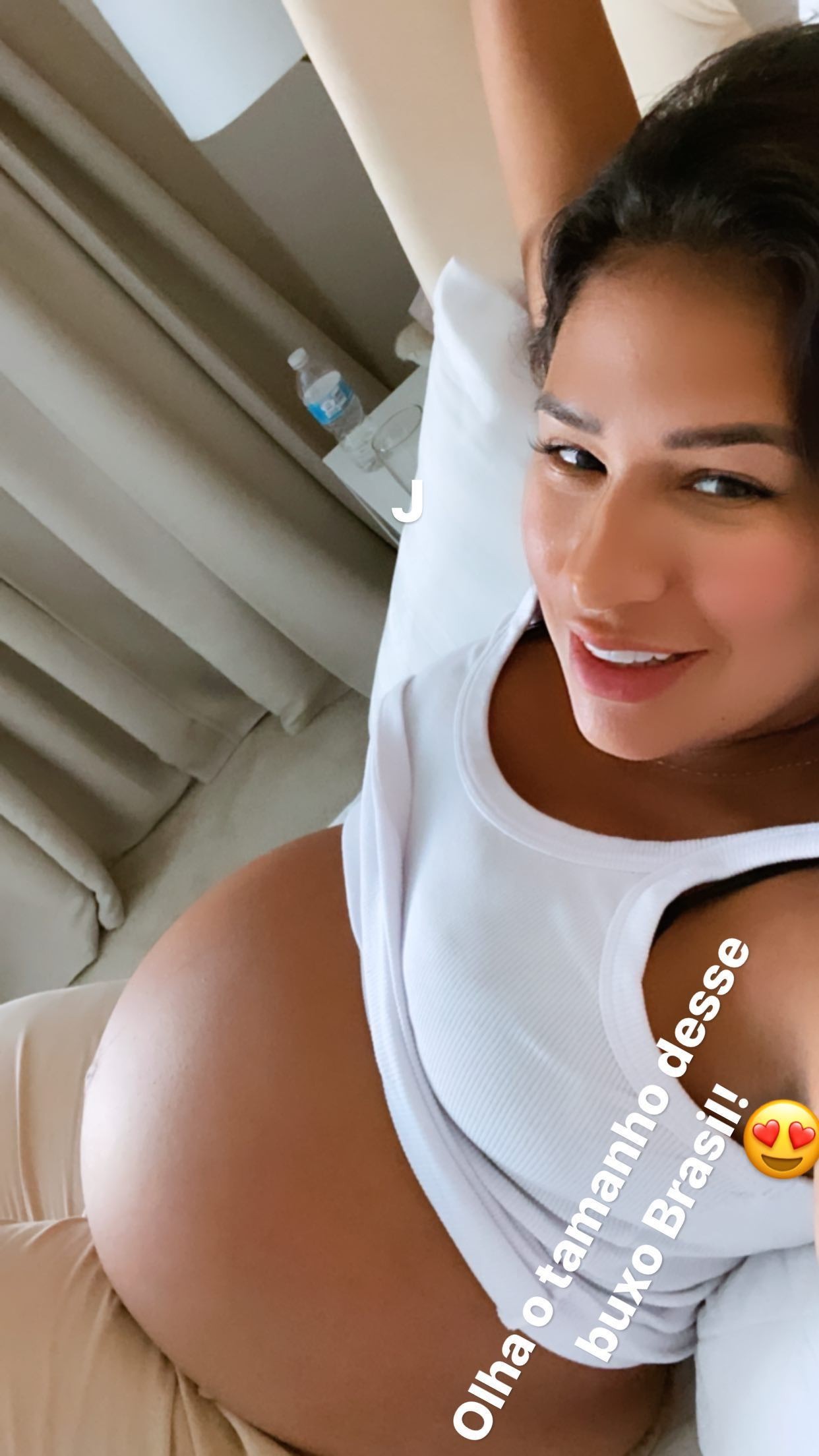 Simone e simaria mostrando a buceta