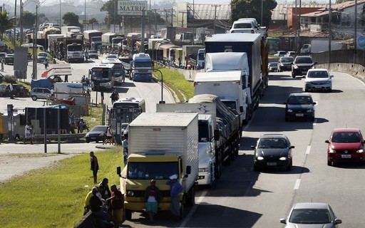 Transportistas de granos de Argentina convocan a huelga por escasez de combustible